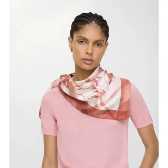 Silkescarf med akvarellrutmönster