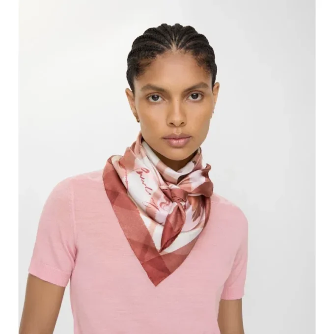 Silkescarf med akvarellrutmönster Silkescarf med akvarellrutmönster