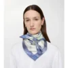 Silkescarf med akvarellrutmönster Silkescarf med akvarellrutmönster