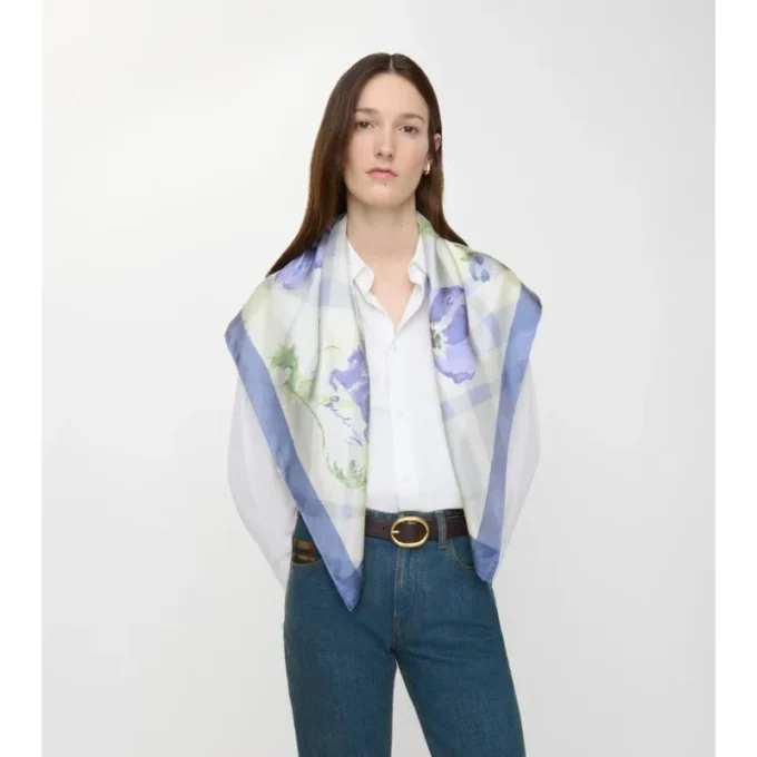 Silkescarf med akvarellrutmönster Silkescarf med akvarellrutmönster