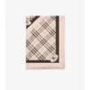 Silkescarf med rutmönster och riddarstämpel Silkescarf med rutmönster och riddarstämpel