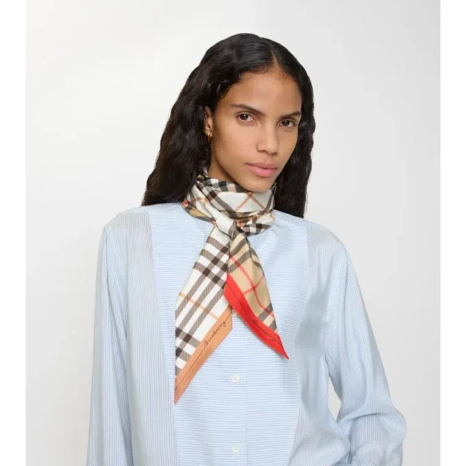 Smal kontrastrutig silkescarf Smal kontrastrutig silkescarf