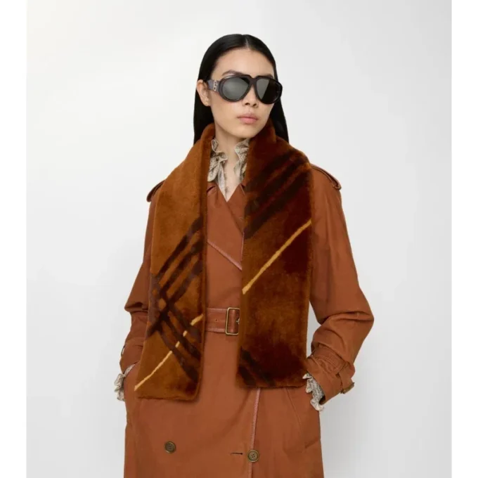 Smal rutig shearling-halsduk Smal rutig shearling-halsduk