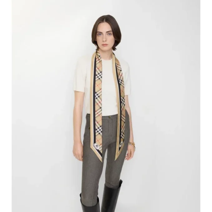 Smal rutig silkescarf Smal rutig silkescarf