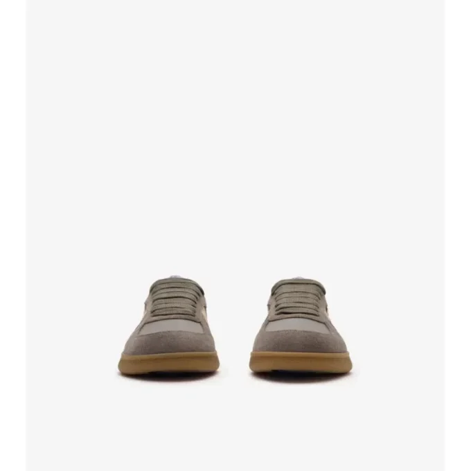 Sneakers i läder, mocka och rutmönster Sneakers i läder, mocka och rutmönster