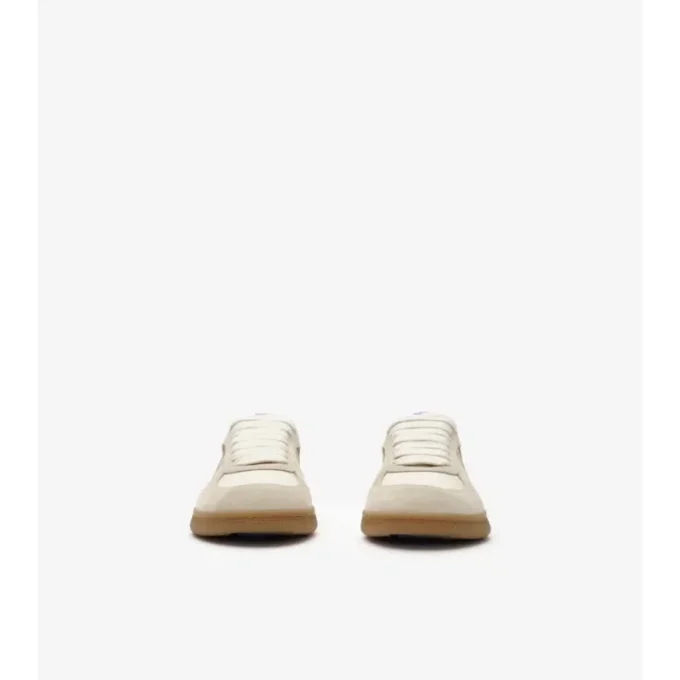Sneakers i läder, mocka och rutmönster Sneakers i läder, mocka och rutmönster