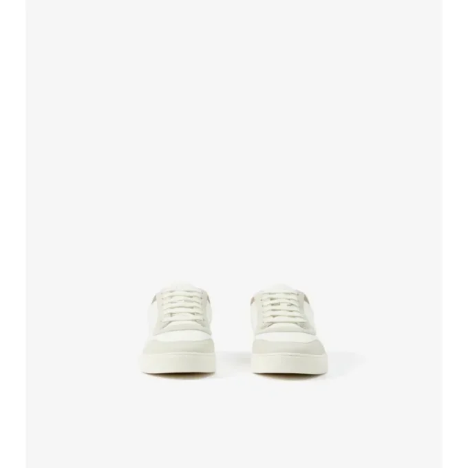 Sneakers i läder, mocka och rutmönster Sneakers i läder, mocka och rutmönster