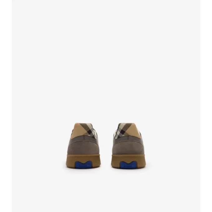 Sneakers i läder, mocka och rutmönster Sneakers i läder, mocka och rutmönster
