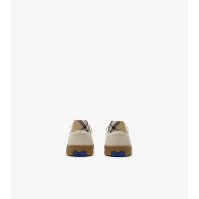 Sneakers i läder, mocka och rutmönster Sneakers i läder, mocka och rutmönster