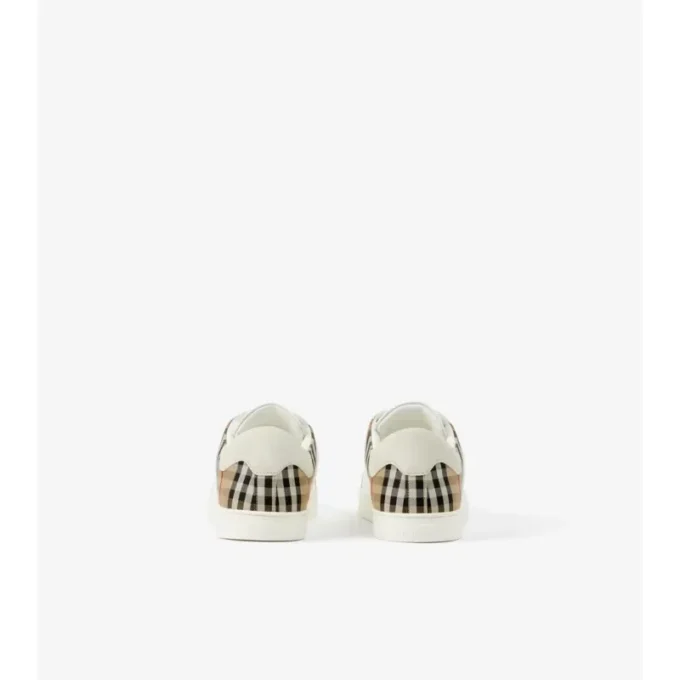 Sneakers i läder, mocka och rutmönster Sneakers i läder, mocka och rutmönster