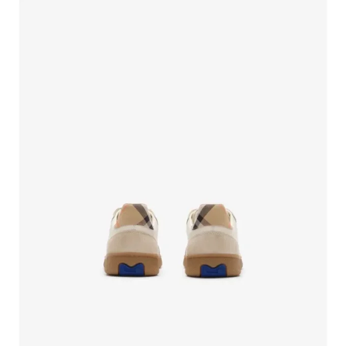 Sneakers i läder, mocka och rutmönster Sneakers i läder, mocka och rutmönster
