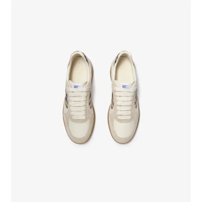 Sneakers i läder, mocka och rutmönster Sneakers i läder, mocka och rutmönster