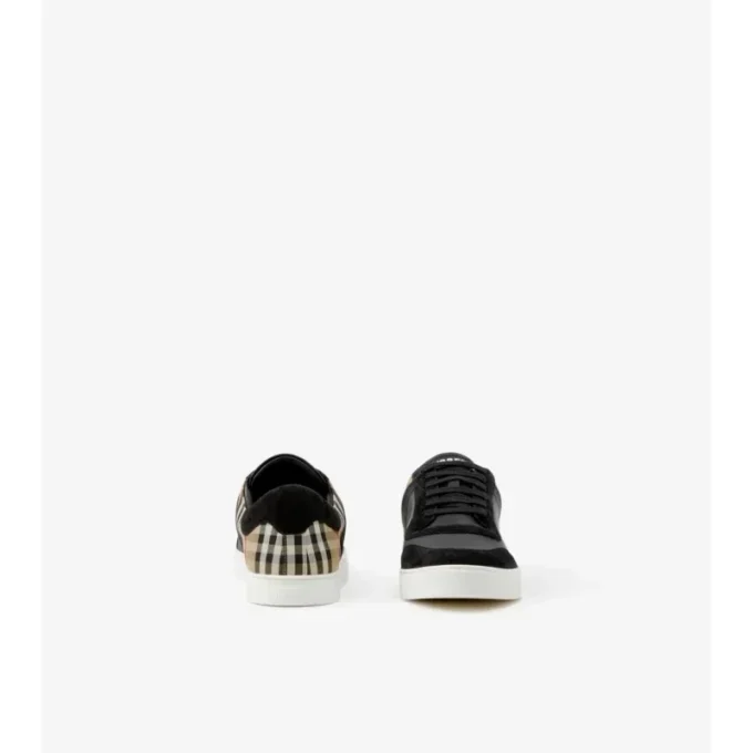 Sneakers i läder, mocka och rutmönster Sneakers i läder, mocka och rutmönster