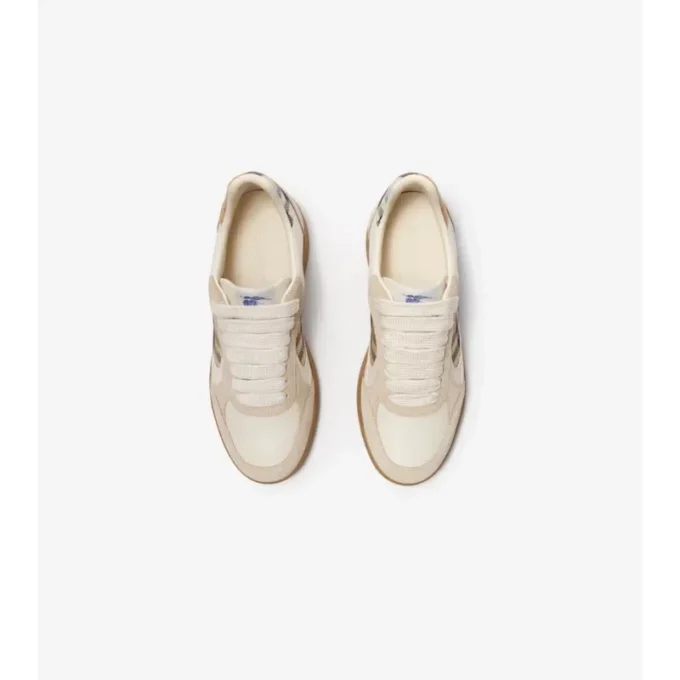 Sneakers i läder, mocka och rutmönster Sneakers i läder, mocka och rutmönster