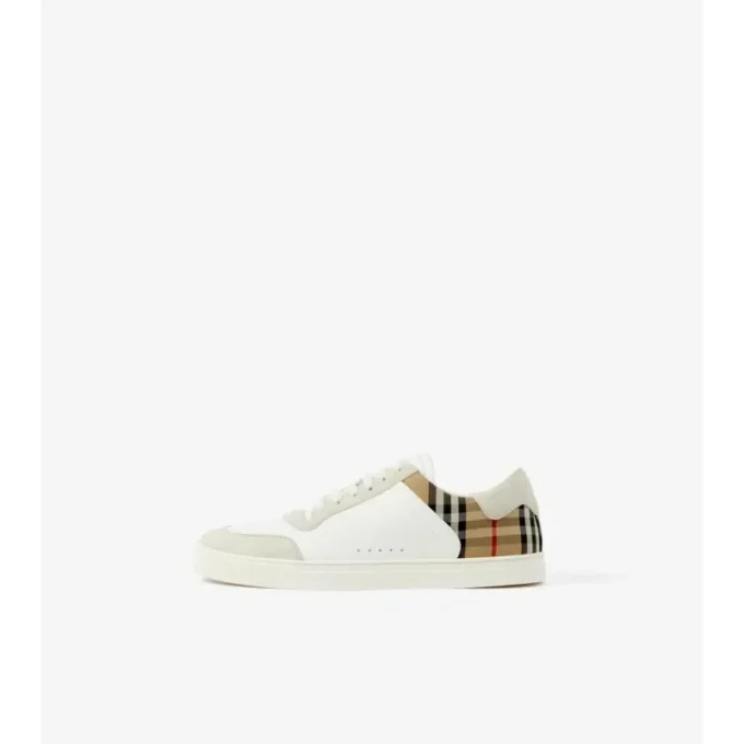 Sneakers i läder, mocka och rutmönster Sneakers i läder, mocka och rutmönster