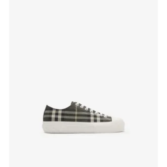 Sneakers i nylonblandning med rutmönster Sneakers i nylonblandning med rutmönster