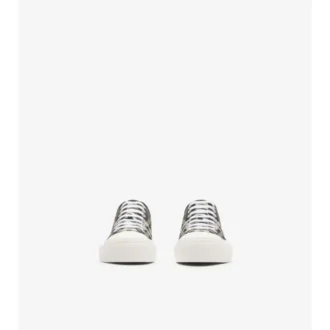 Sneakers i nylonblandning med rutmönster Sneakers i nylonblandning med rutmönster
