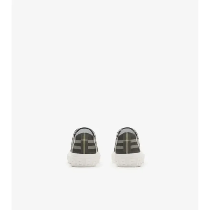 Sneakers i nylonblandning med rutmönster Sneakers i nylonblandning med rutmönster