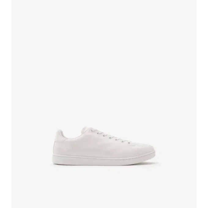 Sneakers i präglat rutmönstrat läder Sneakers i präglat rutmönstrat läder