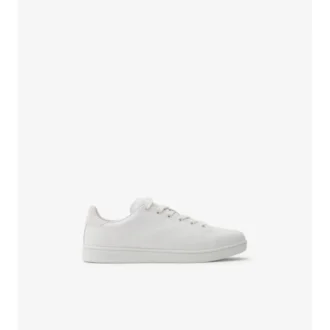 Sneakers i präglat rutmönstrat läder 