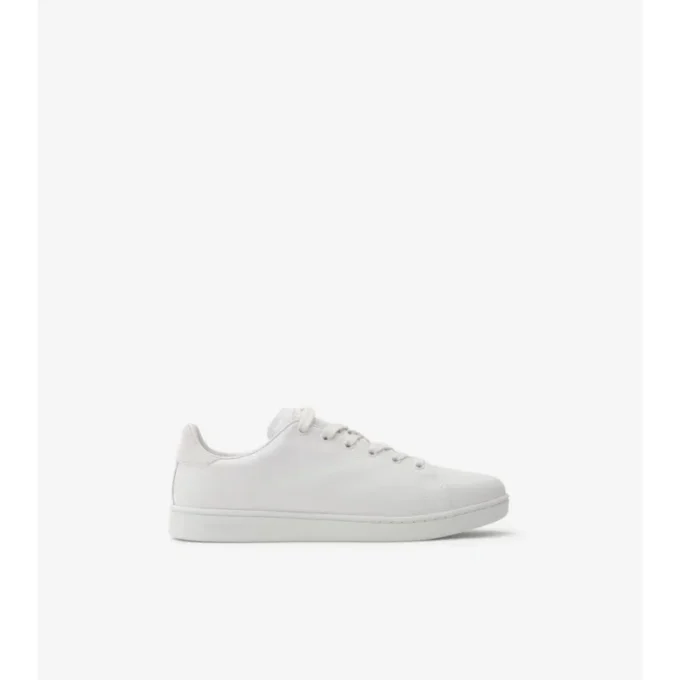 Sneakers i präglat rutmönstrat läder Sneakers i präglat rutmönstrat läder