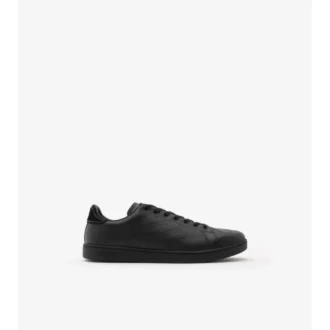 Sneakers i präglat rutmönstrat läder Sneakers i präglat rutmönstrat läder