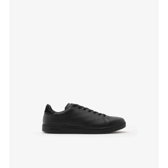 Sneakers i präglat rutmönstrat läder Sneakers i präglat rutmönstrat läder