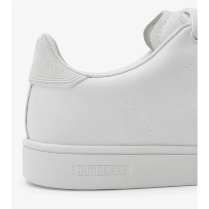 Sneakers i präglat rutmönstrat läder Sneakers i präglat rutmönstrat läder