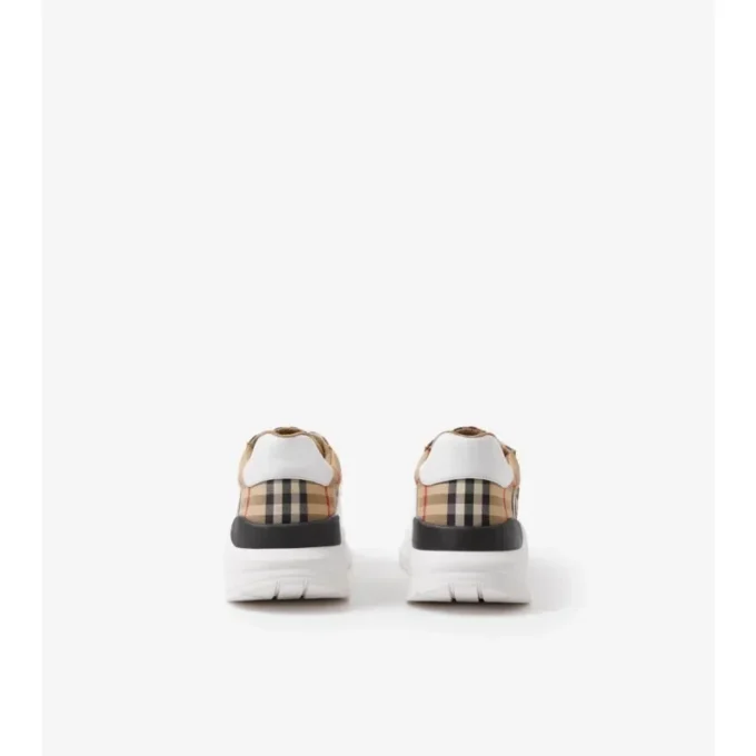 Sneakers i rutmönster, mocka och läder Sneakers i rutmönster, mocka och läder