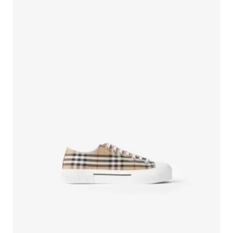 Sneakers med rutmönster
