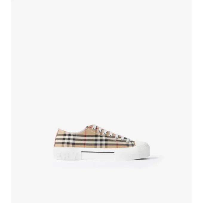 Sneakers med rutmönster Sneakers med rutmönster