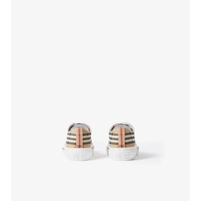 Sneakers med rutmönster Sneakers med rutmönster