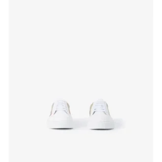 Sneakers med rutmönster och läder