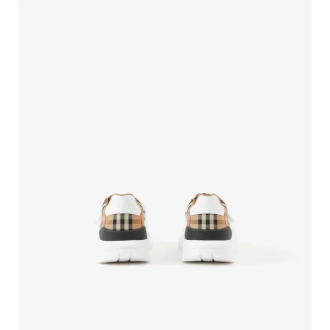 Sneakers med rutmönster och läder Sneakers med rutmönster och läder
