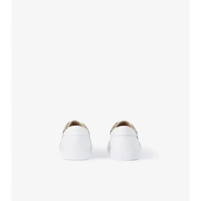 Sneakers med rutmönster och läder Sneakers med rutmönster och läder
