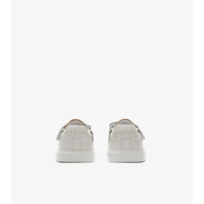 Sneakers med rutmönster och läder