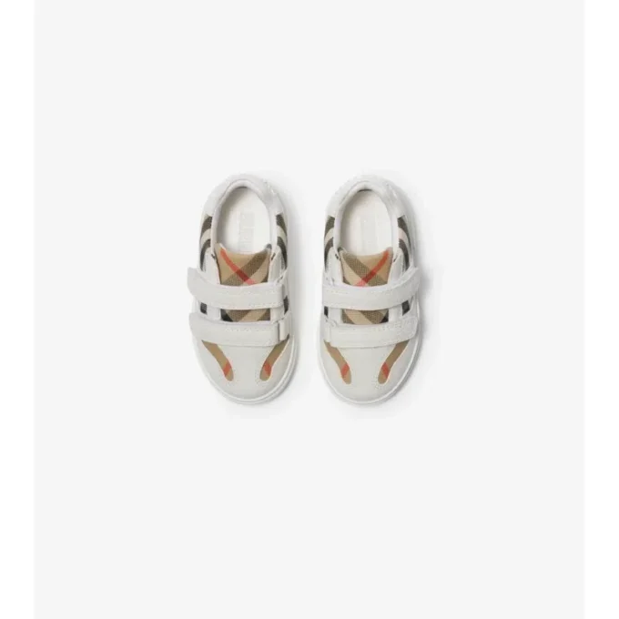Sneakers med rutmönster och läder Sneakers med rutmönster och läder