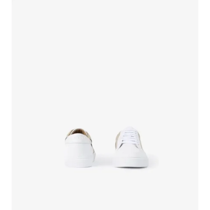 Sneakers med rutmönster och läder Sneakers med rutmönster och läder