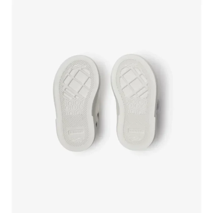 Sneakers med rutmönster och läder