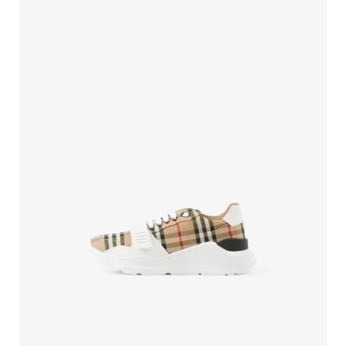 Sneakers med rutmönster och läder Sneakers med rutmönster och läder