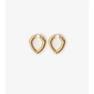 Stora örhängen med vridna ringar och sköldmotiv 