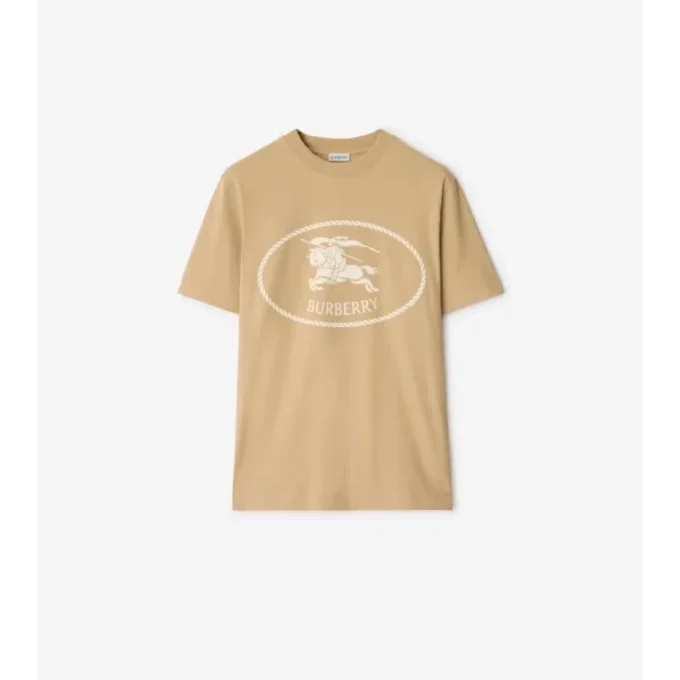 T-shirt i bomull med riddarstämpel T-shirt i bomull med riddarstämpel