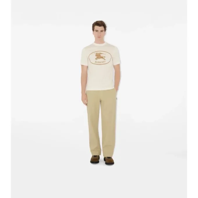 T-shirt i bomull med riddarstämpel T-shirt i bomull med riddarstämpel