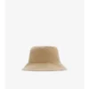 Vändbar bucket hat i Gabardine Vändbar bucket hat i Gabardine