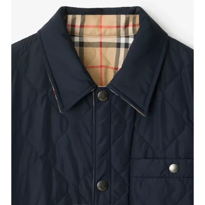 Vändbar quiltad overshirt i nylon Vändbar quiltad overshirt i nylon